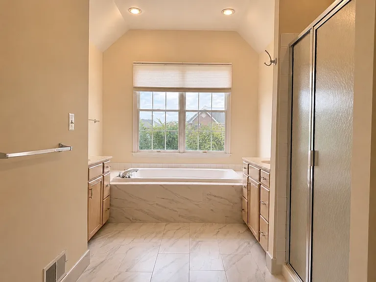 43520 Lucketts Bridge Cir — Photo 15