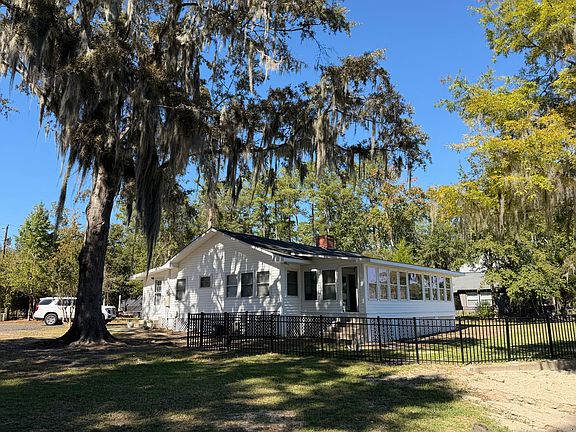 4th image of 1234 Hammond Rd