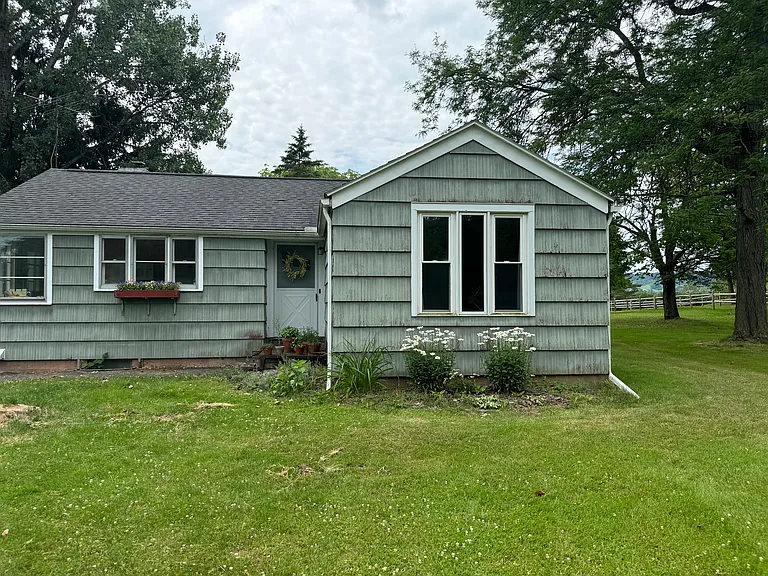 7108 College Hill Rd — Photo 1
