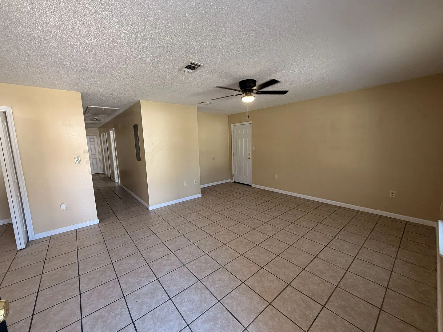 1402 Baymeadows Dr. — Photo 2