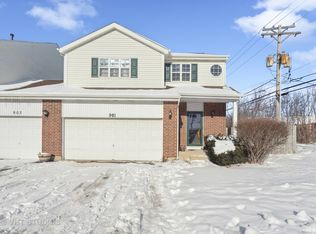 901 Dunbridge Ln, Romeoville, IL 60446