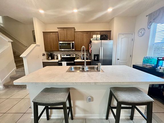 3rd image of 575 Oakleaf Plantation Pkwy #101