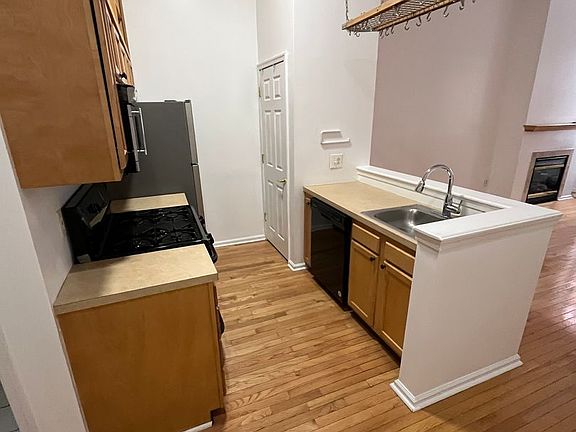 4th image of 236 Quarry St APT 1