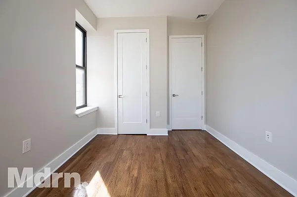 Rented by Mdrn Residential | media 68