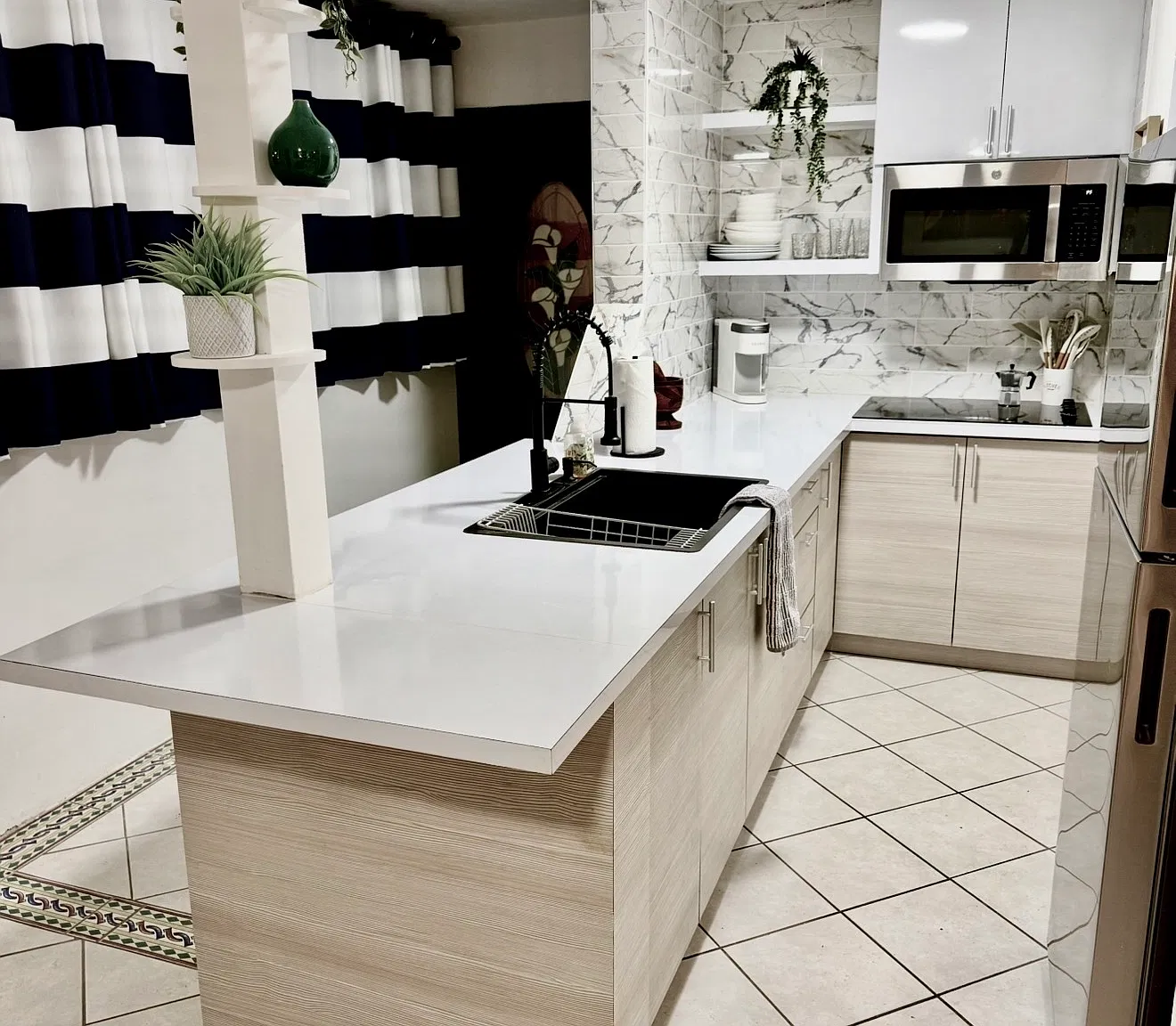 1 bed, 700 sqft, $2,200 — Photo 3
