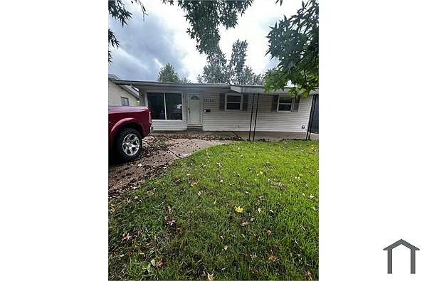10346 Lilac Ave photo 1