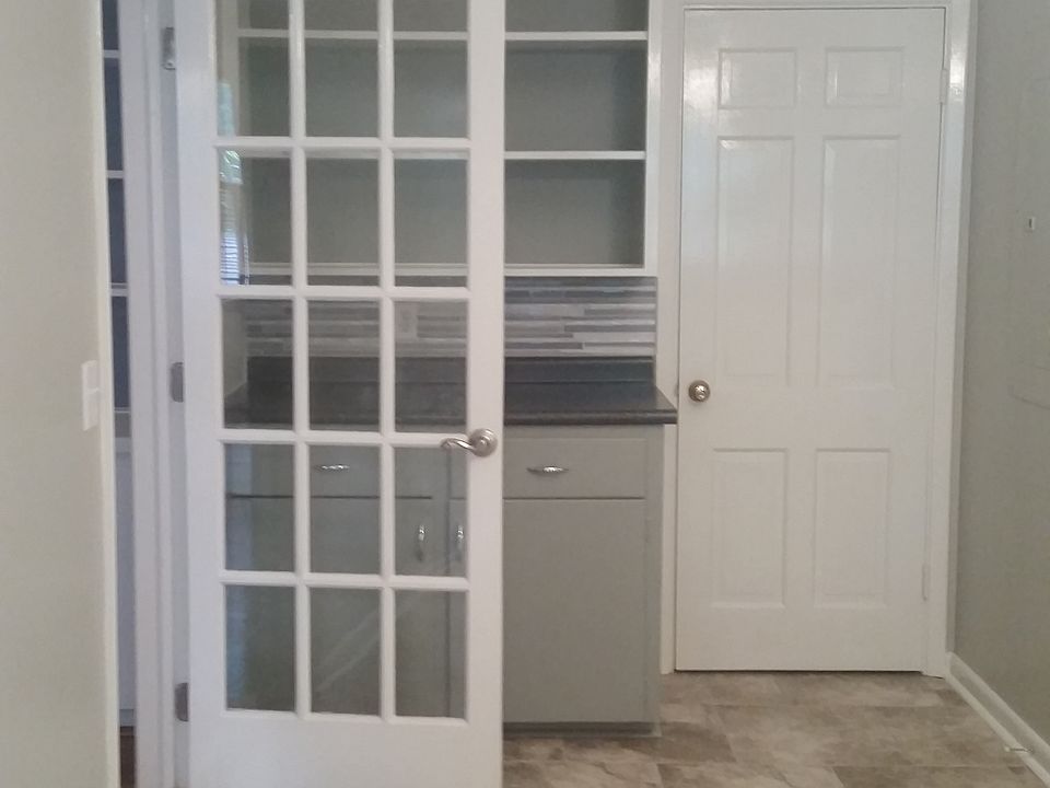 1st image of 206 College Blvd