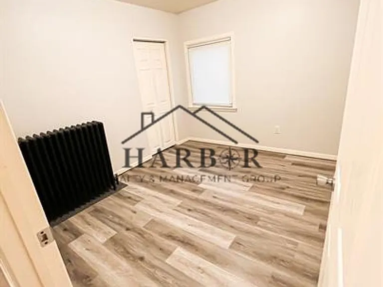 123 11th Ave SE #2 — Photo 8