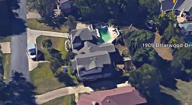 1st image of 1909 Briarwood Dr
