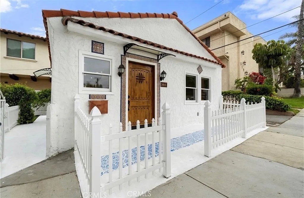 2 bed, 580 sqft, $3,995 — Photo 3