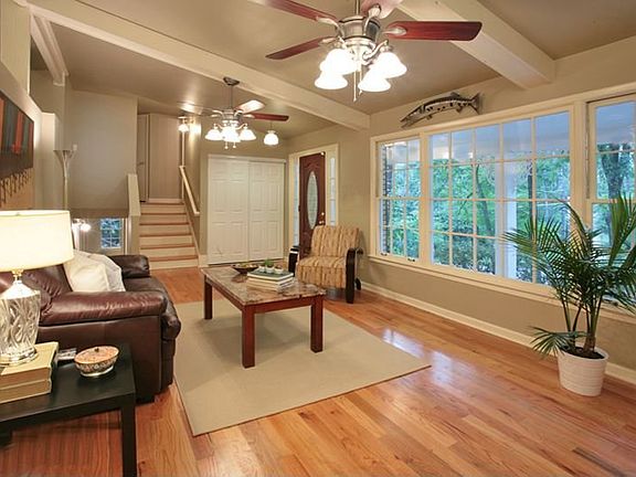 4th image of 3493 Eaglerock Dr