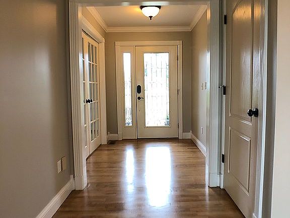 4th image of 129 Gleneagles Blvd
