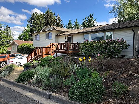 2nd image of 1552 Woodland Dr