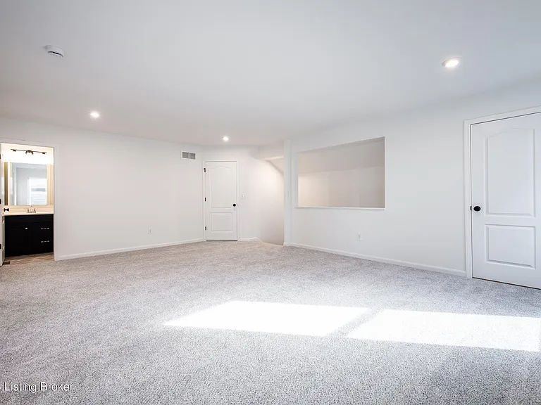 10029 Windcrest Farms Ln — Photo 35