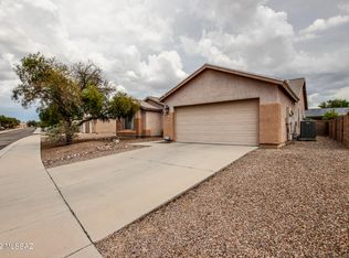 8268 N Freshwater Ln, Tucson, AZ 85741