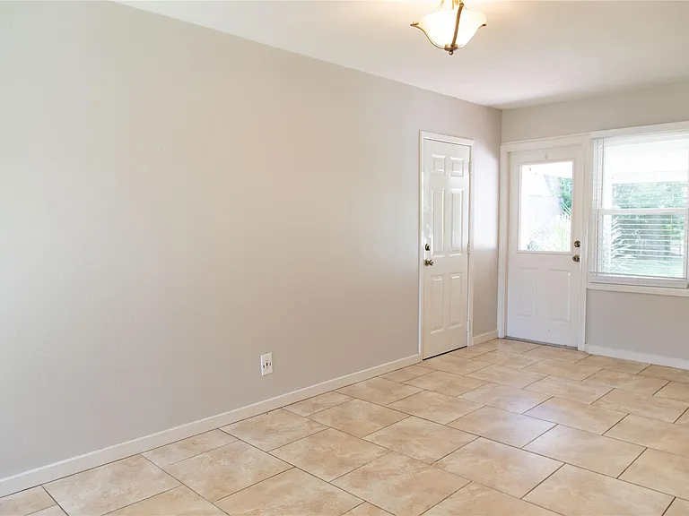 3314 Rochdale St — Photo 12