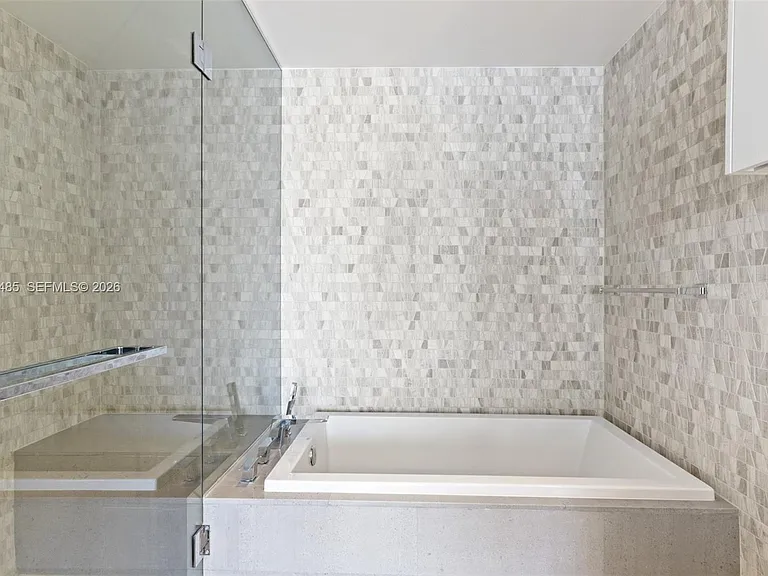 68 SE 6th St #1706 — Photo 7