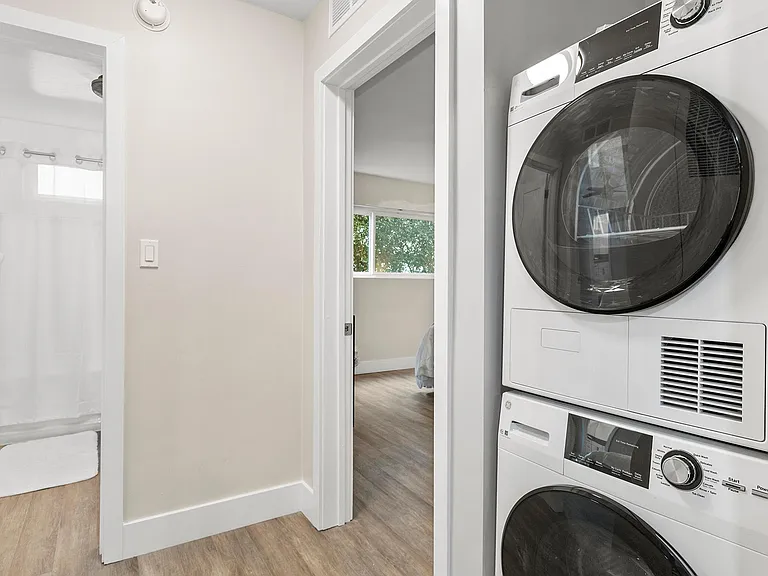 Kling Trio Apartments — Photo 15