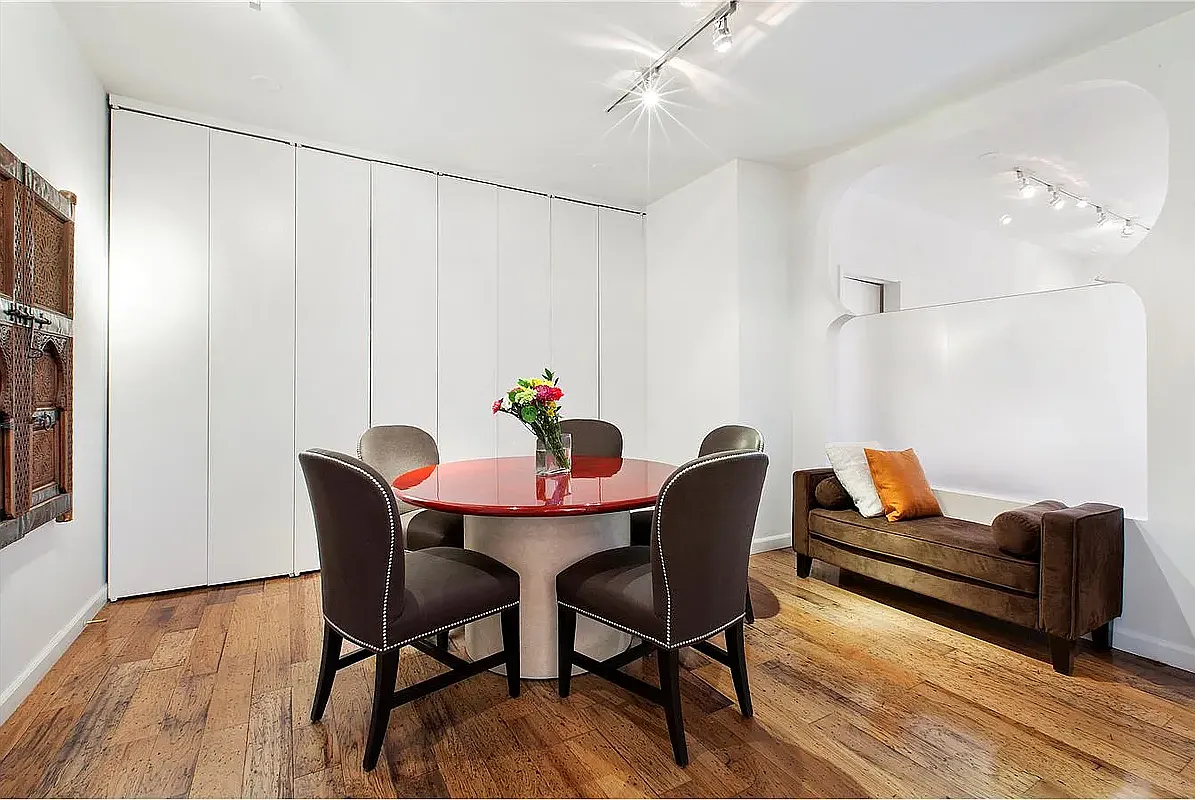 525 East 80th Street — Photo 2