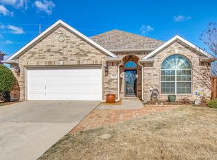 1505 Pine Hills Ln, Corinth, TX 76210
