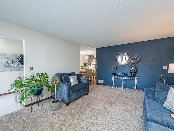 4th image of 10807 W Fairbanks Ave