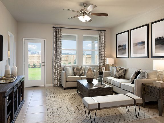 The Everglade modeled at Tavola.