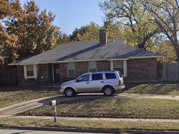 4th image of 1004 Forest Ridge Dr