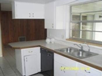 5th image of 515 Parkwood Dr