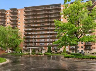 4550 Warwick Blvd APT 305, Kansas City, MO 64111