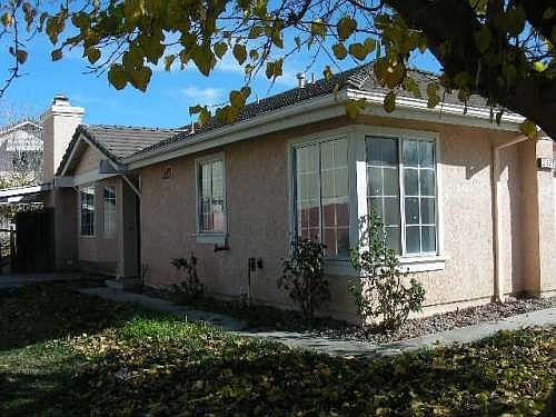 1st image of 2328 Bayberry Way