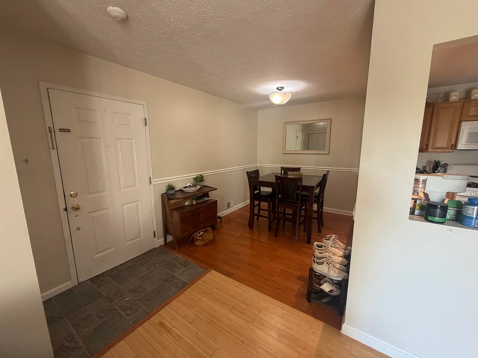 2 bed, 2.0 bath, 1071 sqft, $2,200 — Photo 4