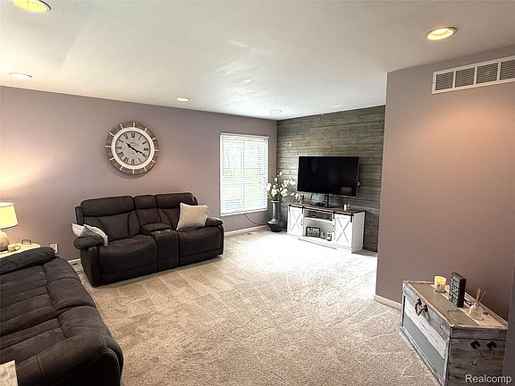 5th image of 27860 Park Ct