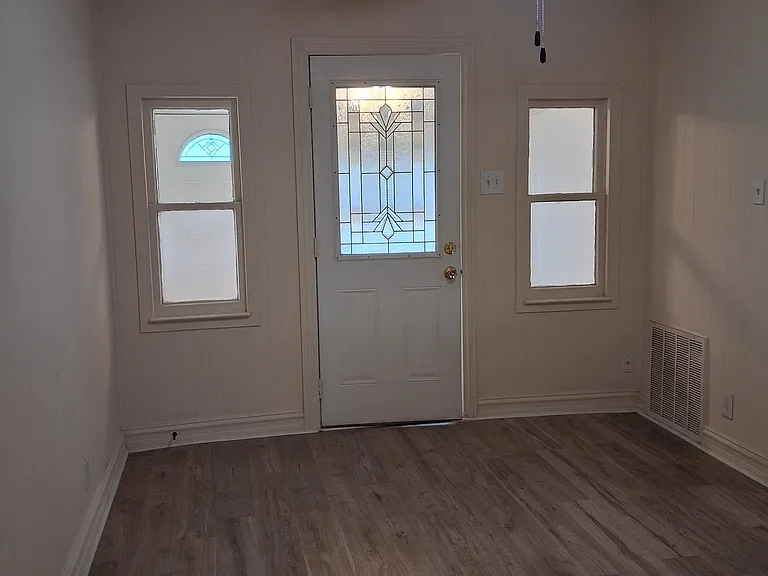 533 E Milton Ave — Photo 15