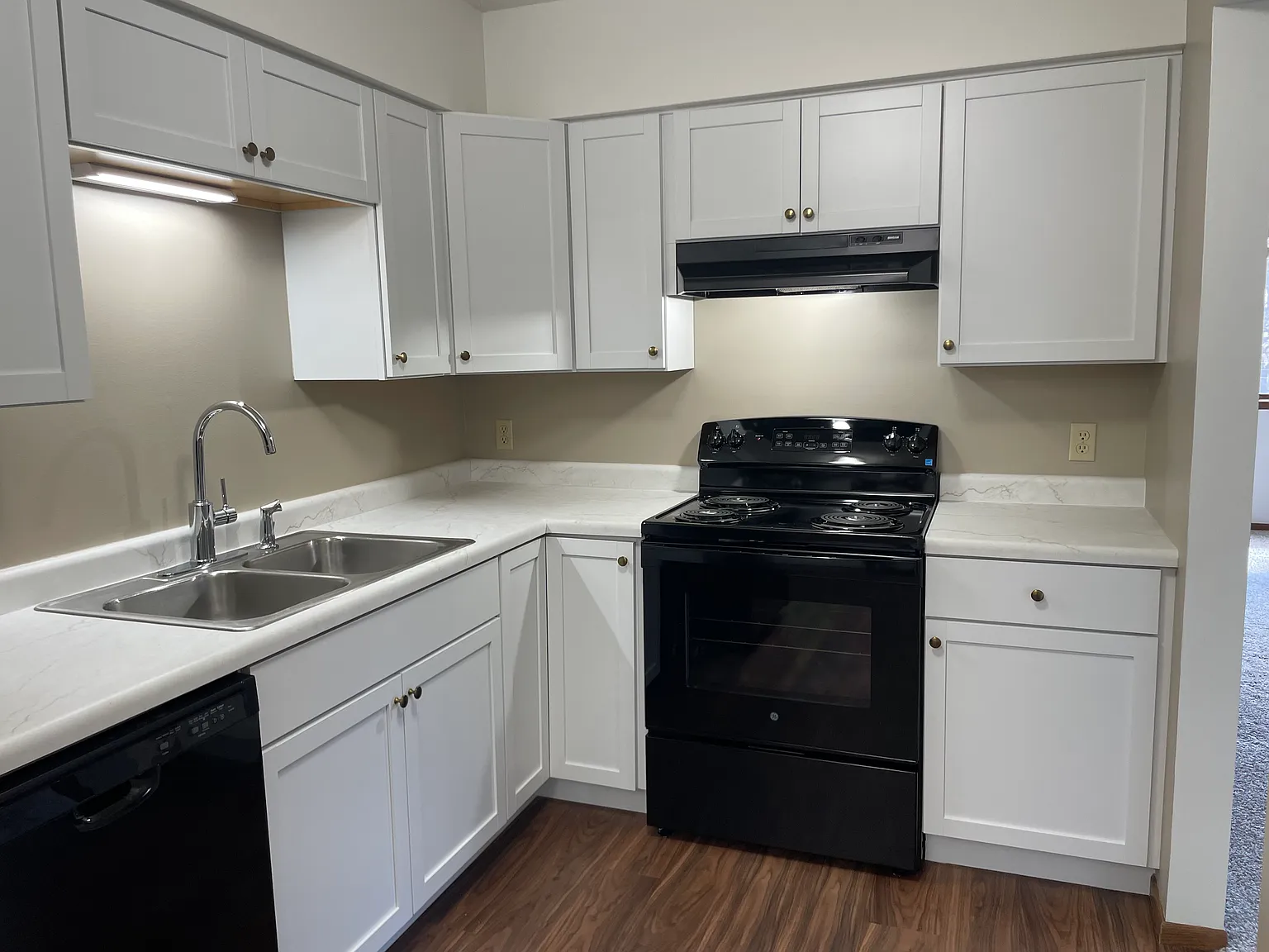 2 bed, 850 sqft, $1,025 — Photo 4