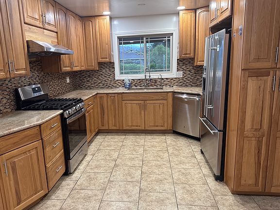 3rd image of 1545 W Hacienda Ave