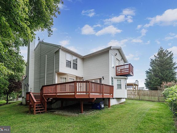 3rd image of 6263 Woodcrest Dr