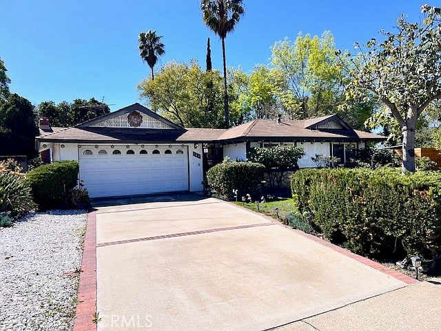 1st image of 204 Buena Vista Dr