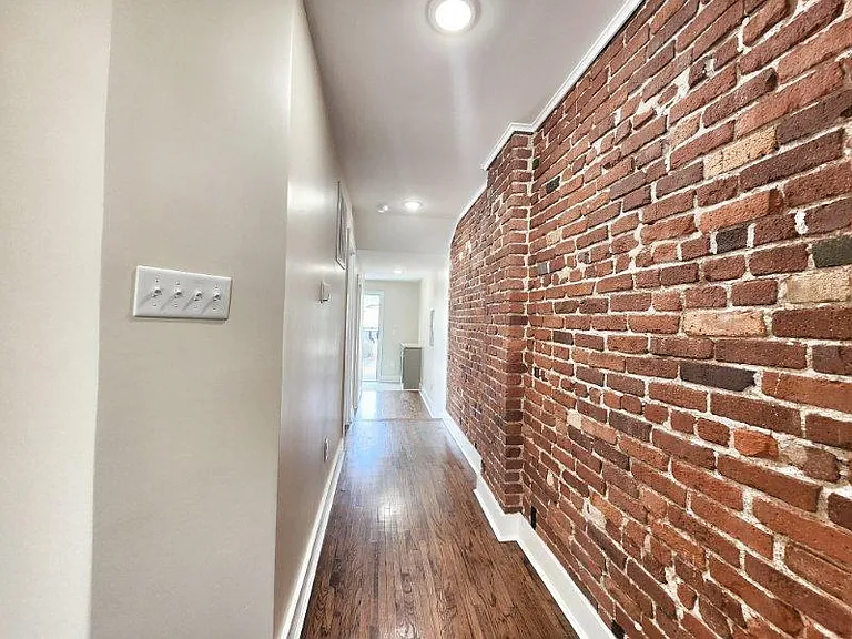 2529 E Admiral Pl #A — Photo 38