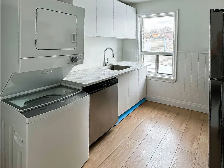 77 Northcote Ave #2 — Photo 4
