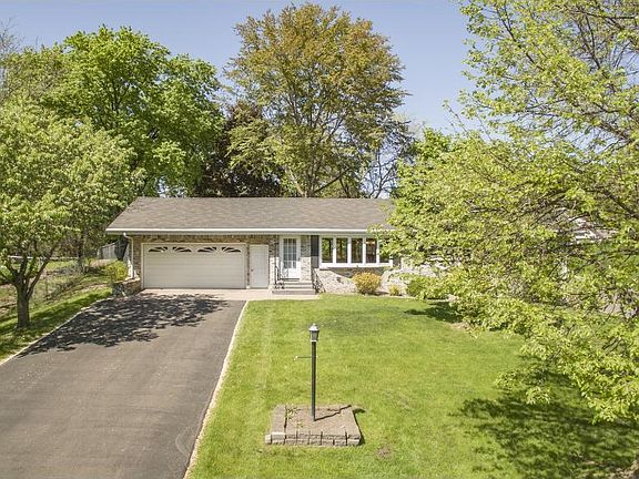 2nd image of 57 Demont Ave W