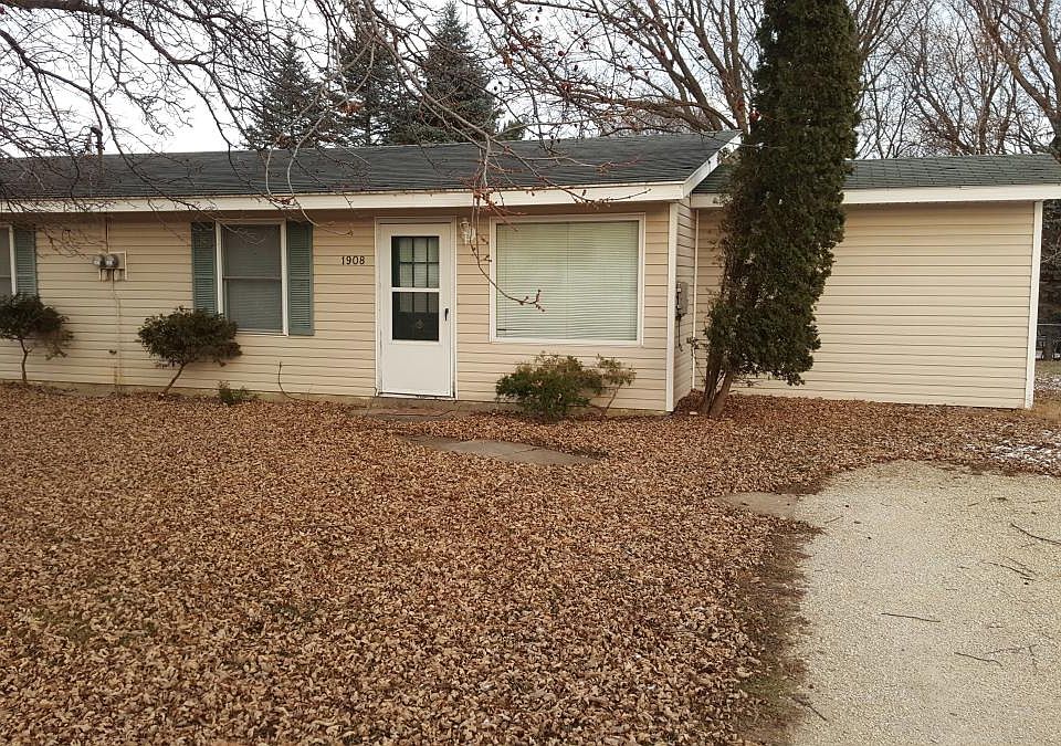 Front View from Driveway