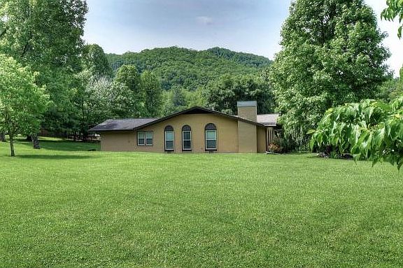 4th image of 105 Mount Crest Dr