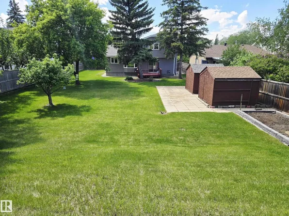 3933 103b St NW, Edmonton, AB T6J 2X8