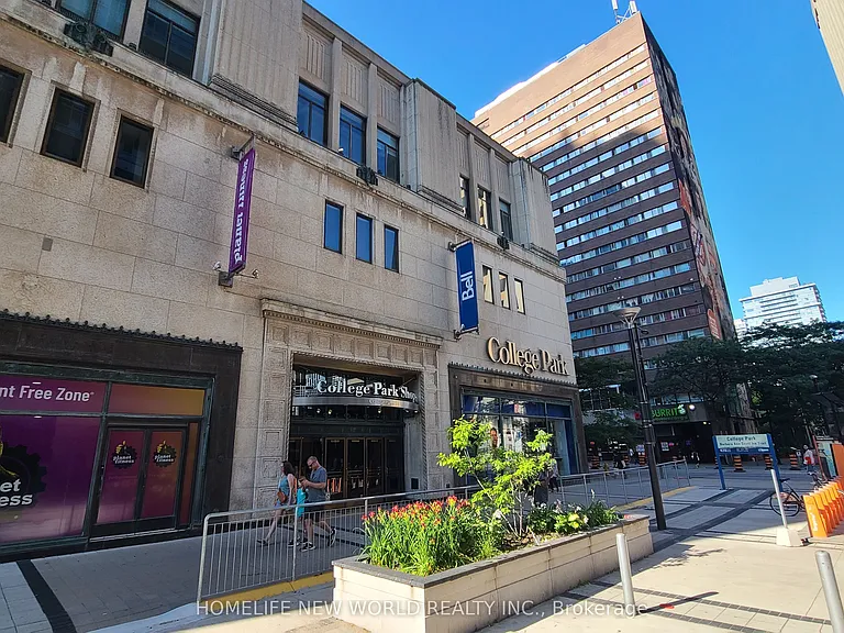 386 Yonge St #2905 — Photo 12
