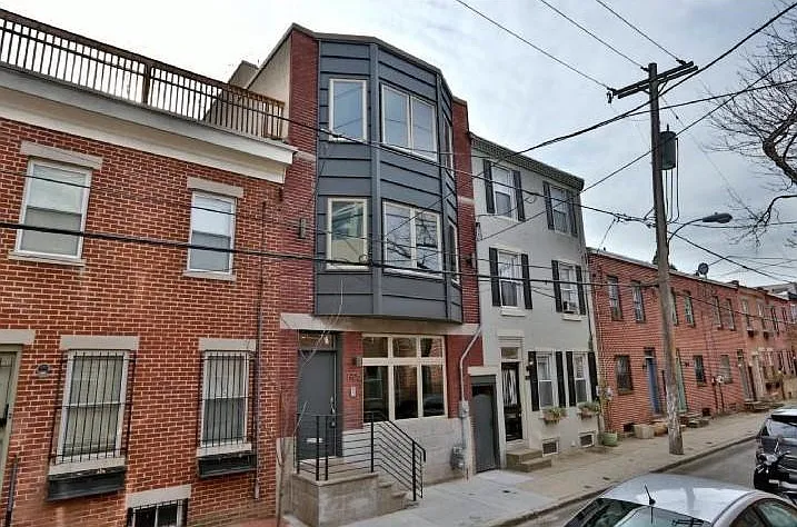 3 bed, 2400 sqft, $5,000 — Photo 2