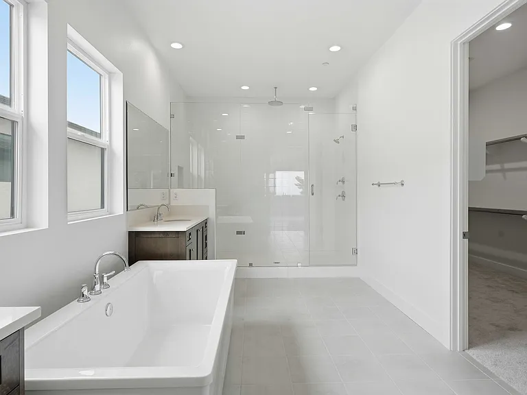 20568 Edgewood Ct — Photo 24