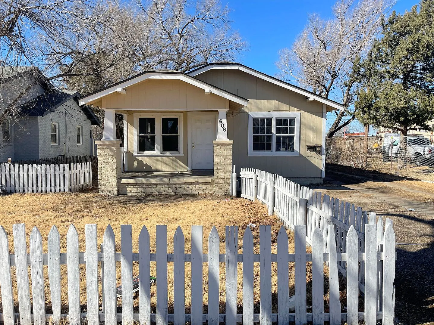 606 South Belleview Street — Photo 2