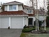 Bright & Comfortable Lake Ridge Klahanie Home!