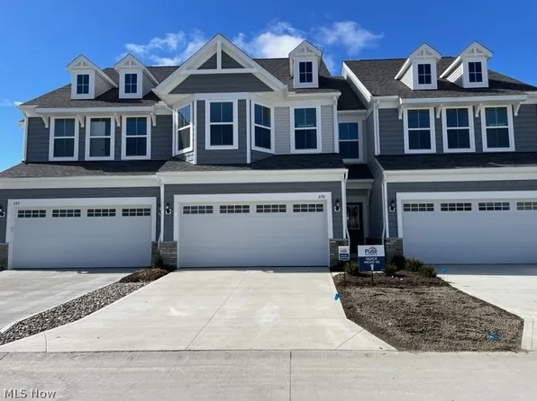 690 Harbour Town Ct, Avon Lake, OH 44012