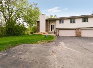 1118 Sterling St N, Maplewood, MN 55119